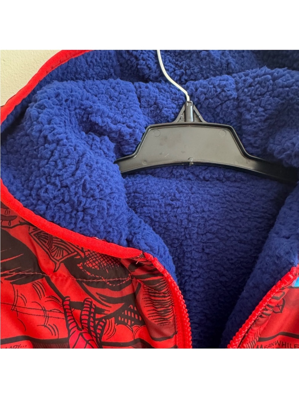 Marvel SpiderMan Reversible Jacket - Picture 7 of 7